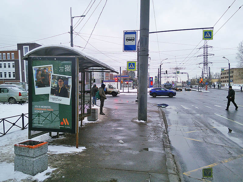 Фотография рекламного носителя, тип: Остановка 1.8x1.2, адрес: Индустриальный пр-т., д.40 Х Ириновский пр-т., Санкт-Петербург, Россия. Сторона B №1094395