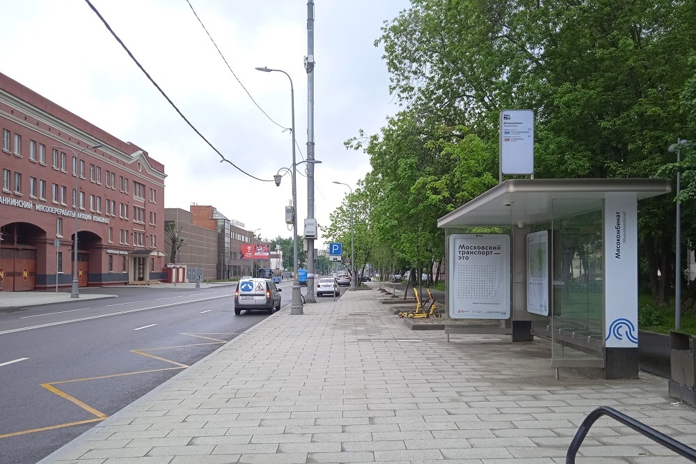 Фотография рекламного носителя, тип: Остановка 1.8x1.2, адрес: Огородный пр-зд., ост. "Мясокомбинат", Москва, Россия. Сторона А №316195