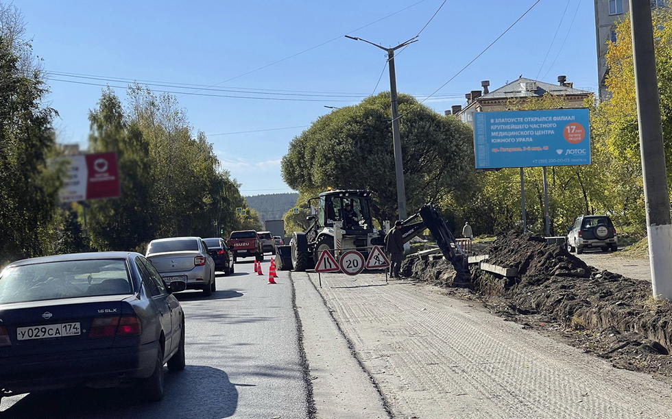Фотография рекламного носителя, тип: Билборд 3x6, адрес: Гагарина пр-т., напротив гостиницы Таганай, Златоуст, Челябинская область, Россия. Сторона А №377593