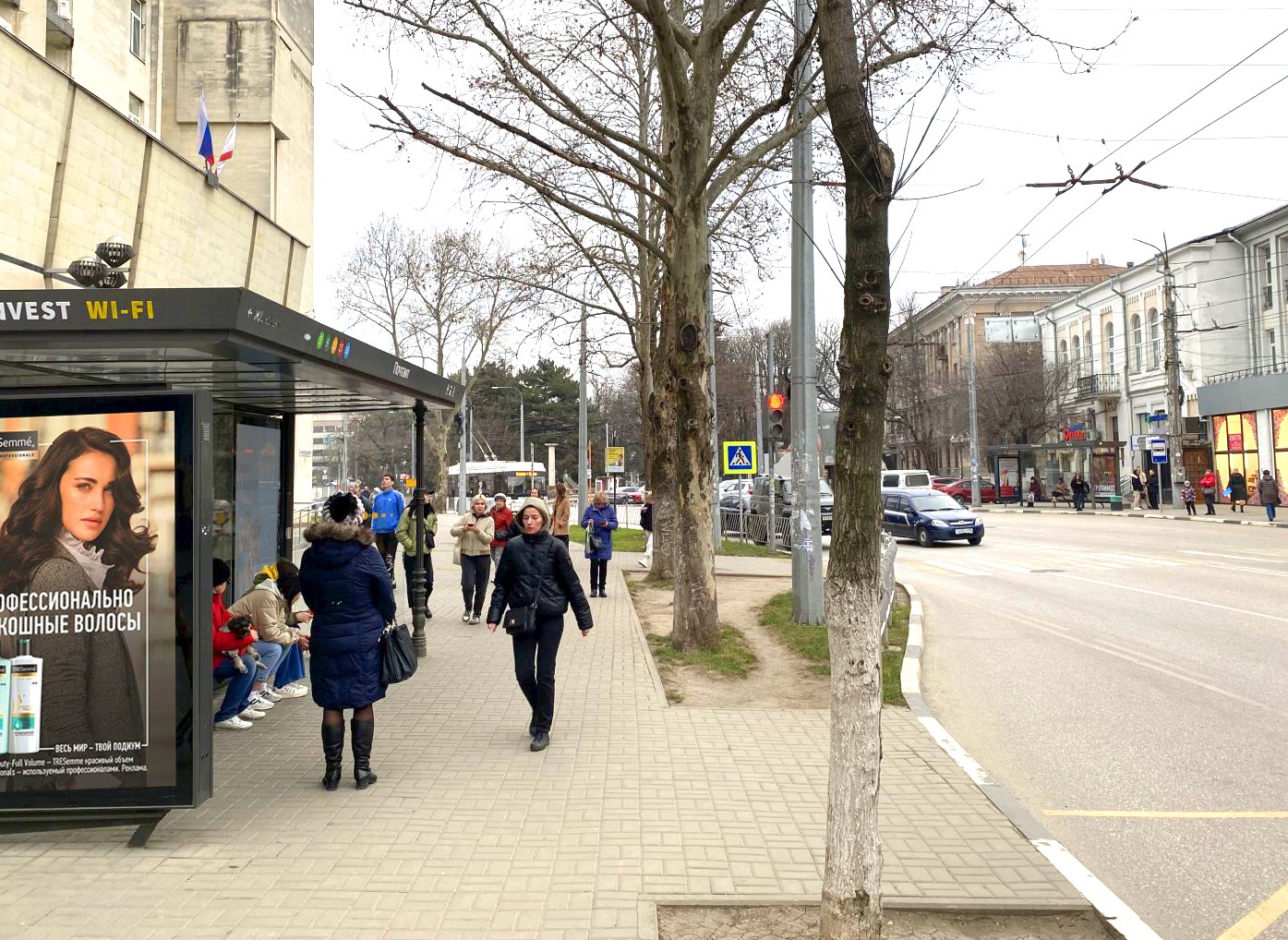 Фотография рекламного носителя, тип: Остановка 1.8x1.2, адрес: Александра Невского ул., ГЛАВПОЧТАМТ,поз.2, Симферополь, Республика Крым, Россия. Сторона В1-В6 №1046996