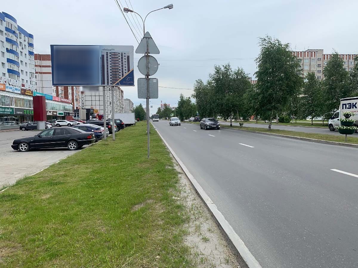 Фотография рекламного носителя, тип: Билборд 3x6, адрес: Комсомольский пр-т., д.19, поз.2, Сургут, Ханты-Мансийский автономный округ – Югра, Россия. Сторона Б №959975