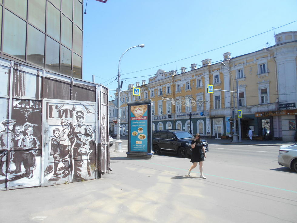 Фотография рекламного носителя, тип: Пиллар 3x1.4, адрес: Карла Маркса ул., ночной клуб Стратосфера, Иркутск, Иркутская область, Россия. Сторона С №330232