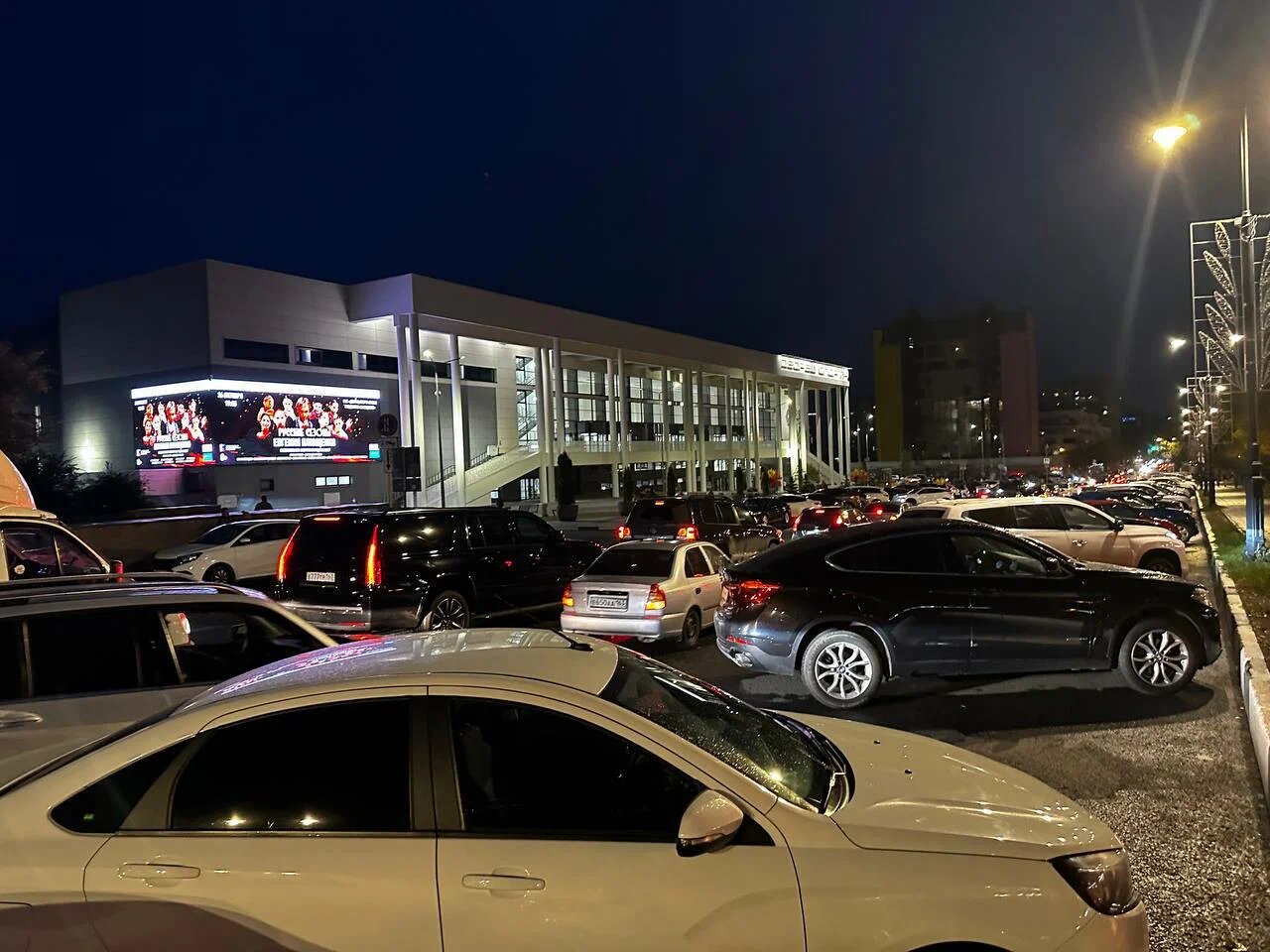 Фотография рекламного носителя, тип: Медиафасад, адрес: Молодогвардейская ул., д.222, Самара, Самарская область, Россия. Сторона A1-A10 №1325410