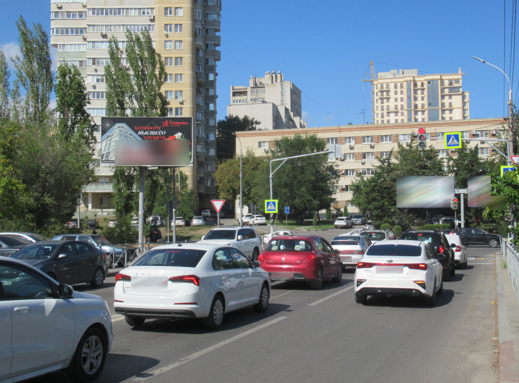 Фотография рекламного носителя, тип: Билборд 3x6, адрес: Коммунистическая ул. Х 7-я Гвардейская ул., Волгоград, Волгоградская область, Россия. Сторона Б2 №1000651
