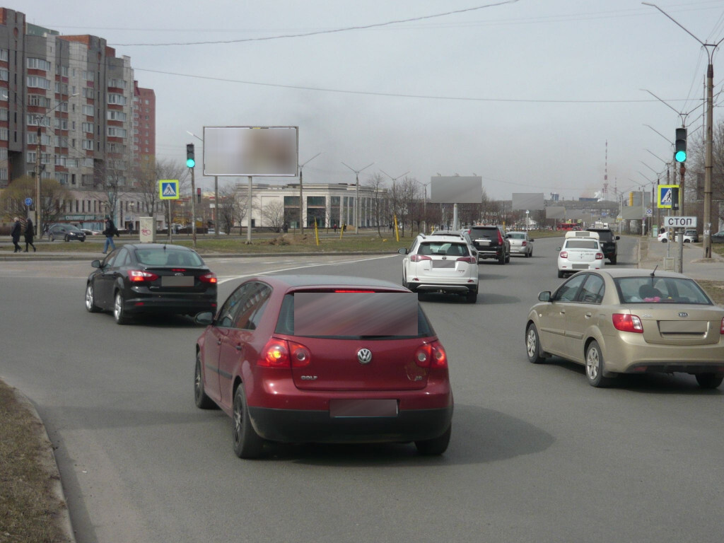 Фотография рекламного носителя, тип: Билборд 3x6, адрес: Октябрьский пр-т, н-в д.42, Череповец, Вологодская область, Россия. Сторона A1-A3 №1047342
