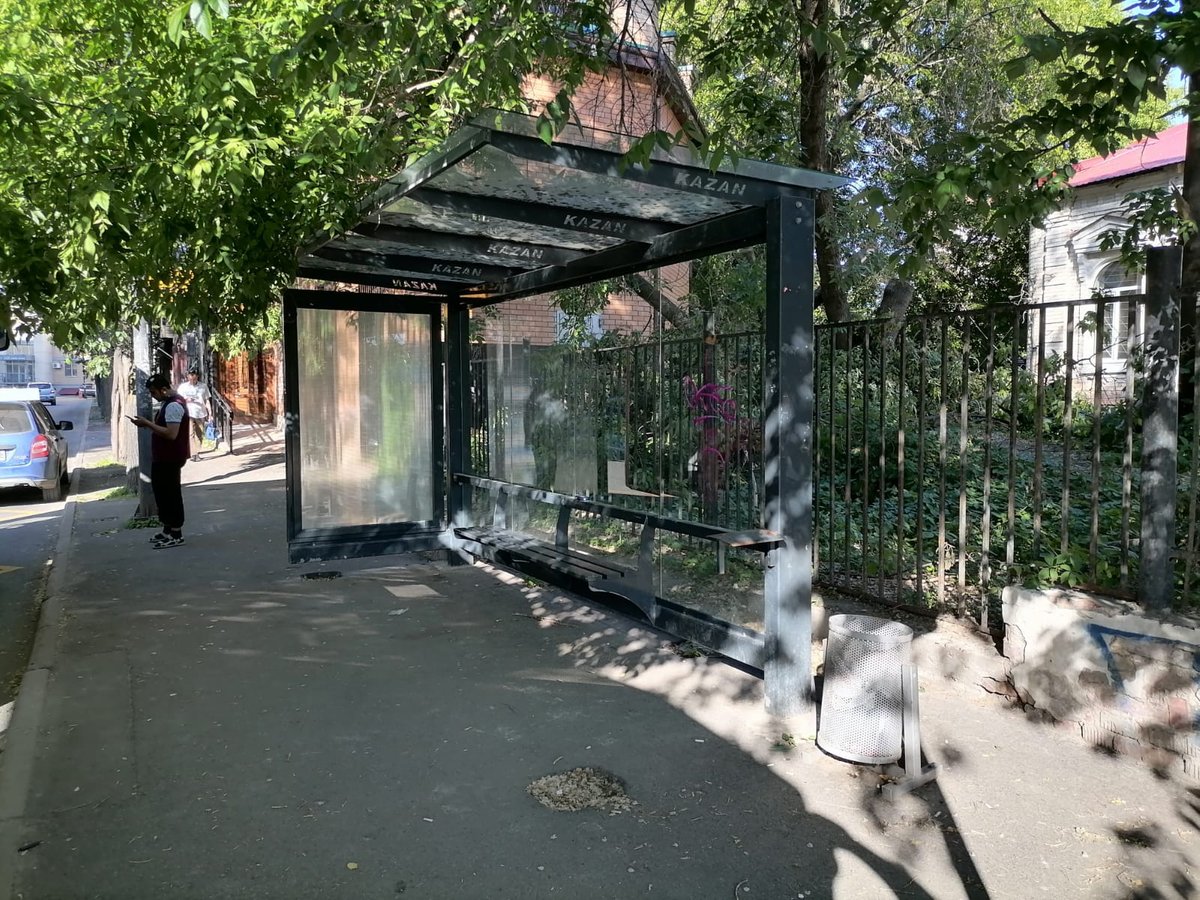 Фотография рекламного носителя, тип: Остановка 1.8x1.2, адрес: Волкова ул., д.52, Казань, Республика Татарстан, Россия. Сторона А №1006971