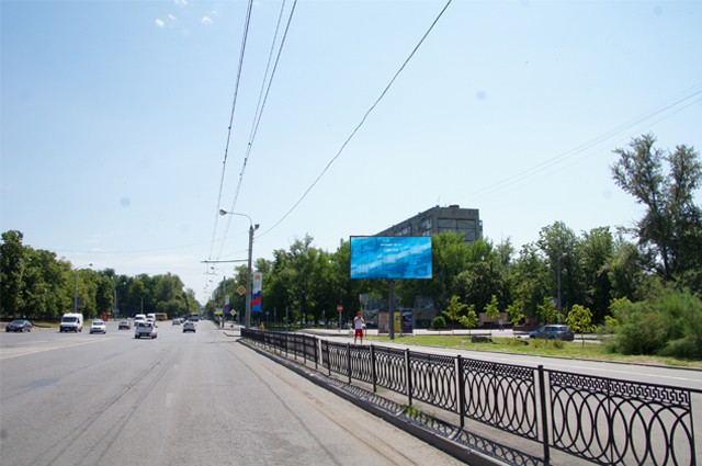 Фотография рекламного носителя, тип: Билборд 3x6, адрес: Коммунистический пр-т., д.27, Ростов-на-Дону, Ростовская область, Россия. Сторона А1-А3 №781687