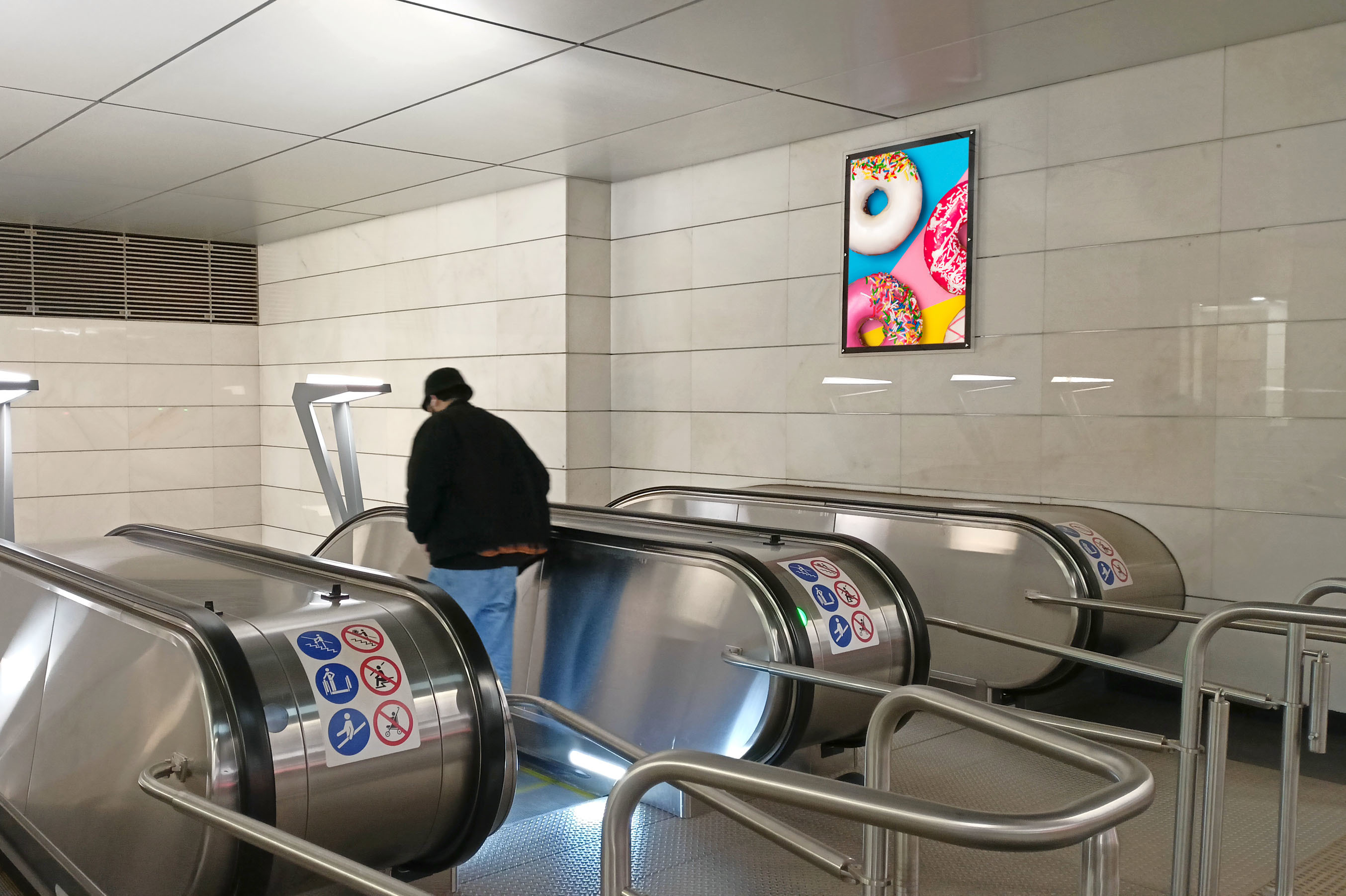 Фотография рекламного носителя, тип: Кристалайт, адрес: Станция метро «Лефортово», линия Некрасовская, Москва, Россия. Сторона/вариант A №1055308