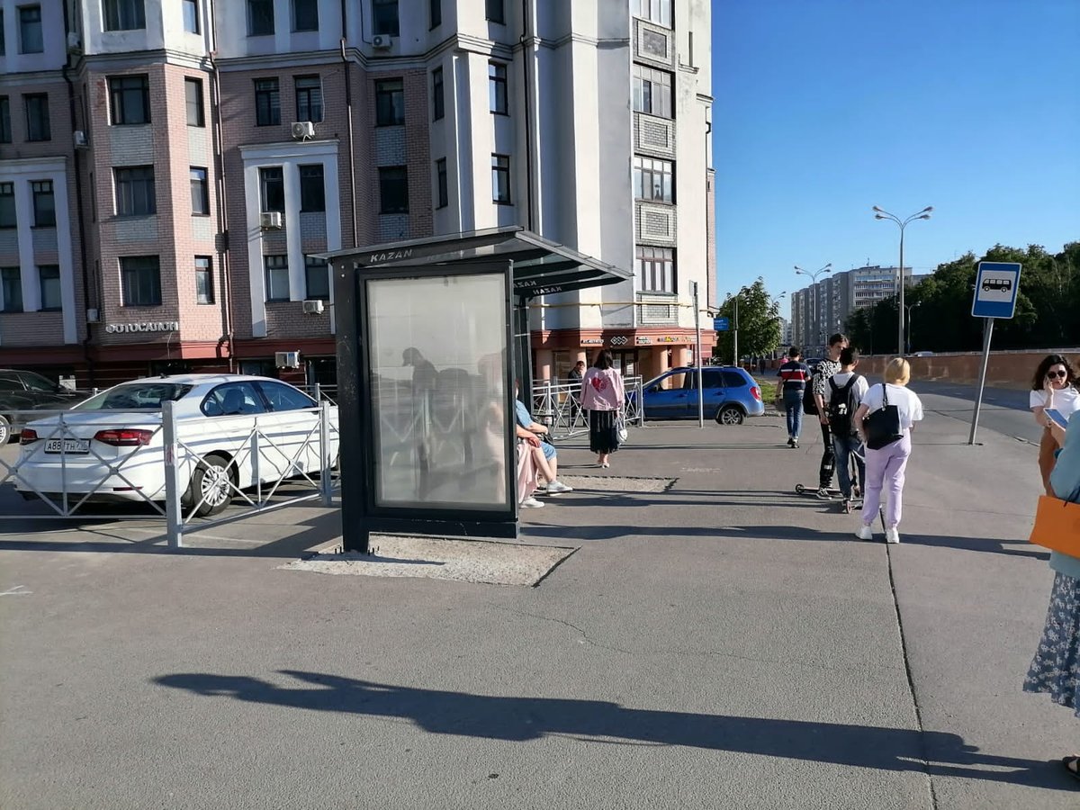 Фотография рекламного носителя, тип: Остановка 1.8x1.2, адрес: Вишневского ул. Х Николая Ершова ул., д.8, Казань, Республика Татарстан, Россия. Сторона В №1006970