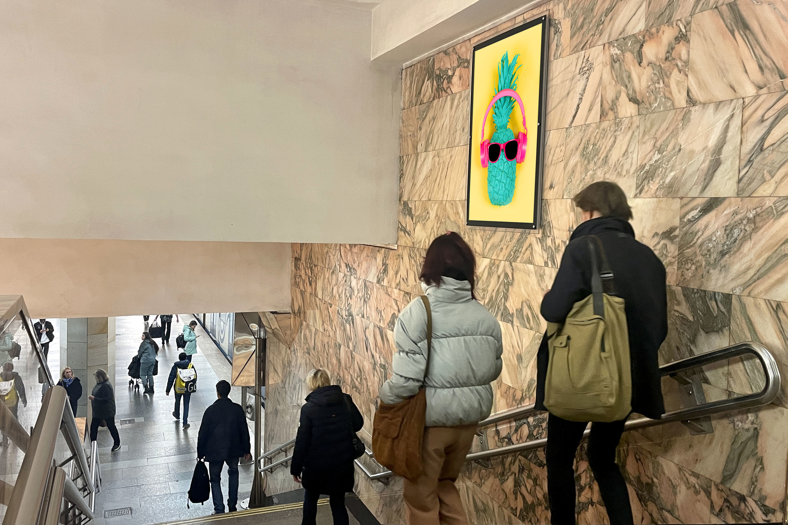 Фотография рекламного носителя, тип: Кристалайт, адрес: Станция метро «Полежаевская», линия Таганско-Краснопресненская, Москва, Россия. Сторона/вариант №1001878