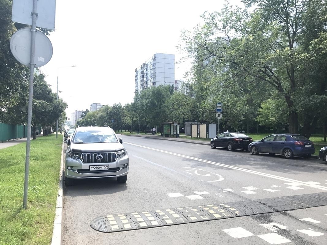 Фотография рекламного носителя, тип: Афиша 1.75x1.8, адрес: Академика Анохина ул., д.9, напротив, стенд 3, Москва, Россия. Сторона А1 №886462