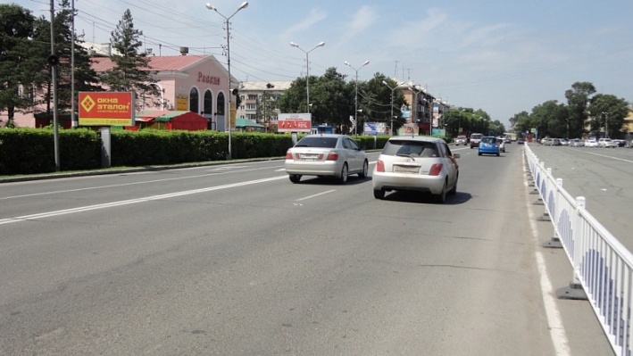 Фотография рекламного носителя, тип: Нестандартный ситиформат, адрес: Некрасова ул., д.73, поз.5, Уссурийск, Приморский край, Россия. Сторона В №791434