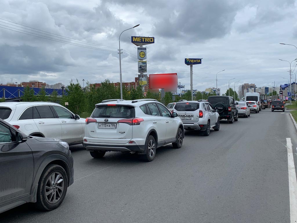 Фотография рекламного носителя, тип: Билборд 3x6, адрес: 30 лет Победы ул., д.84, Сургут, Ханты-Мансийский автономный округ – Югра, Россия. Сторона Б №882993