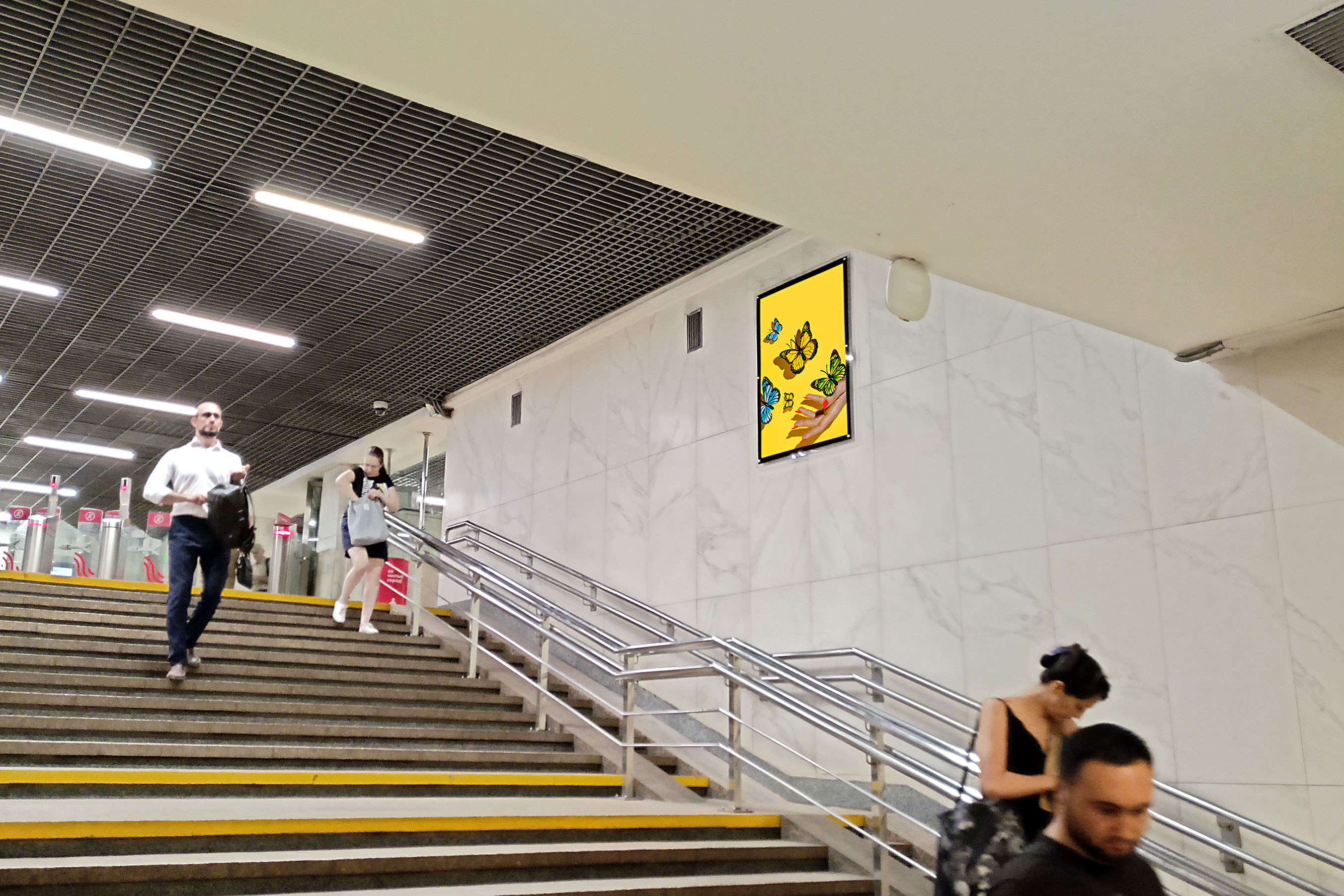 Фотография рекламного носителя, тип: Кристалайт, адрес: Станция метро «Пролетарская», линия Таганско-Краснопресненская, Москва, Россия. Сторона/вариант №1001880