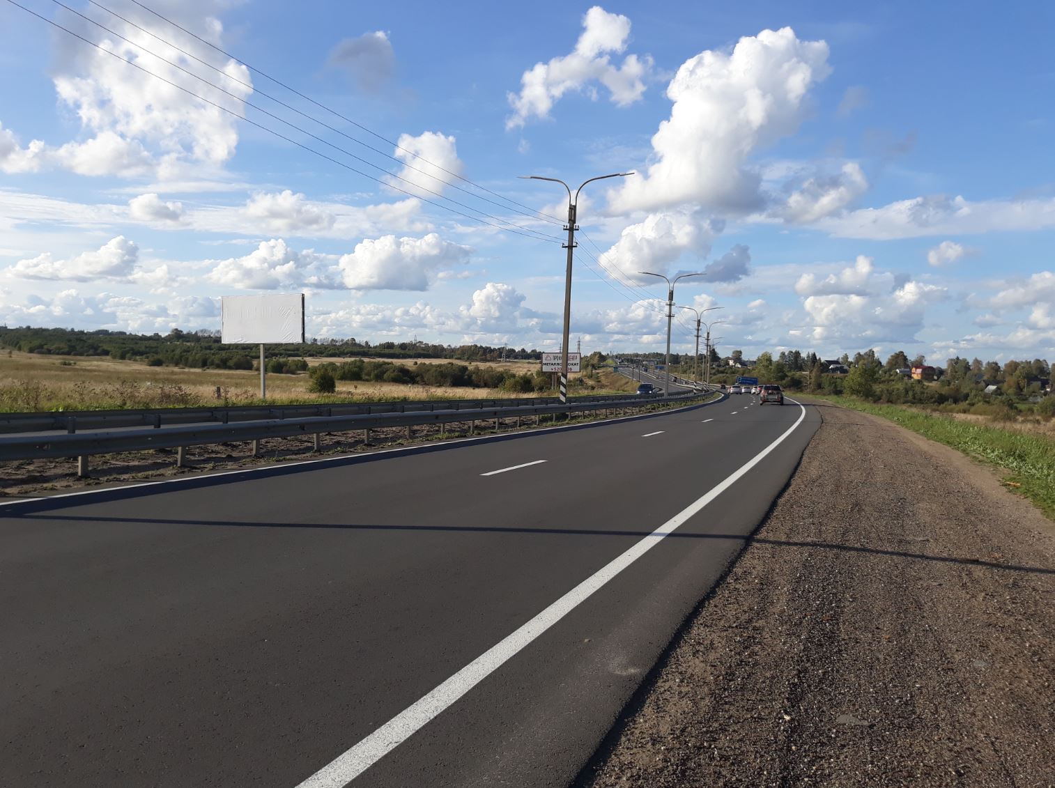 Фотография рекламного носителя, тип: Билборд 3x6, адрес: Кирилловское ш., 1 100м от Вологда-Н.Ладога а/д., Череповец, Вологодская область, Россия. Сторона Б №992070