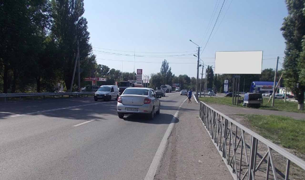 Фотография рекламного носителя, тип: Билборд 3x6, адрес: Харьковская ул., д.4а, на км 893 530м, Новошахтинск, Ростовская область, Россия. Сторона А №1093616