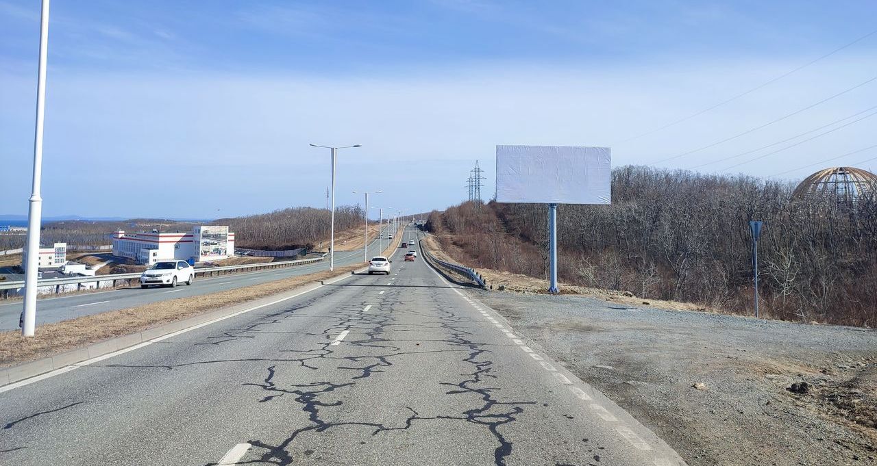 Фотография рекламного носителя, тип: Билборд 3x6, адрес: Русский о., ДВФУ, поз.3, Владивосток, Приморский край, Россия. Сторона A №979235