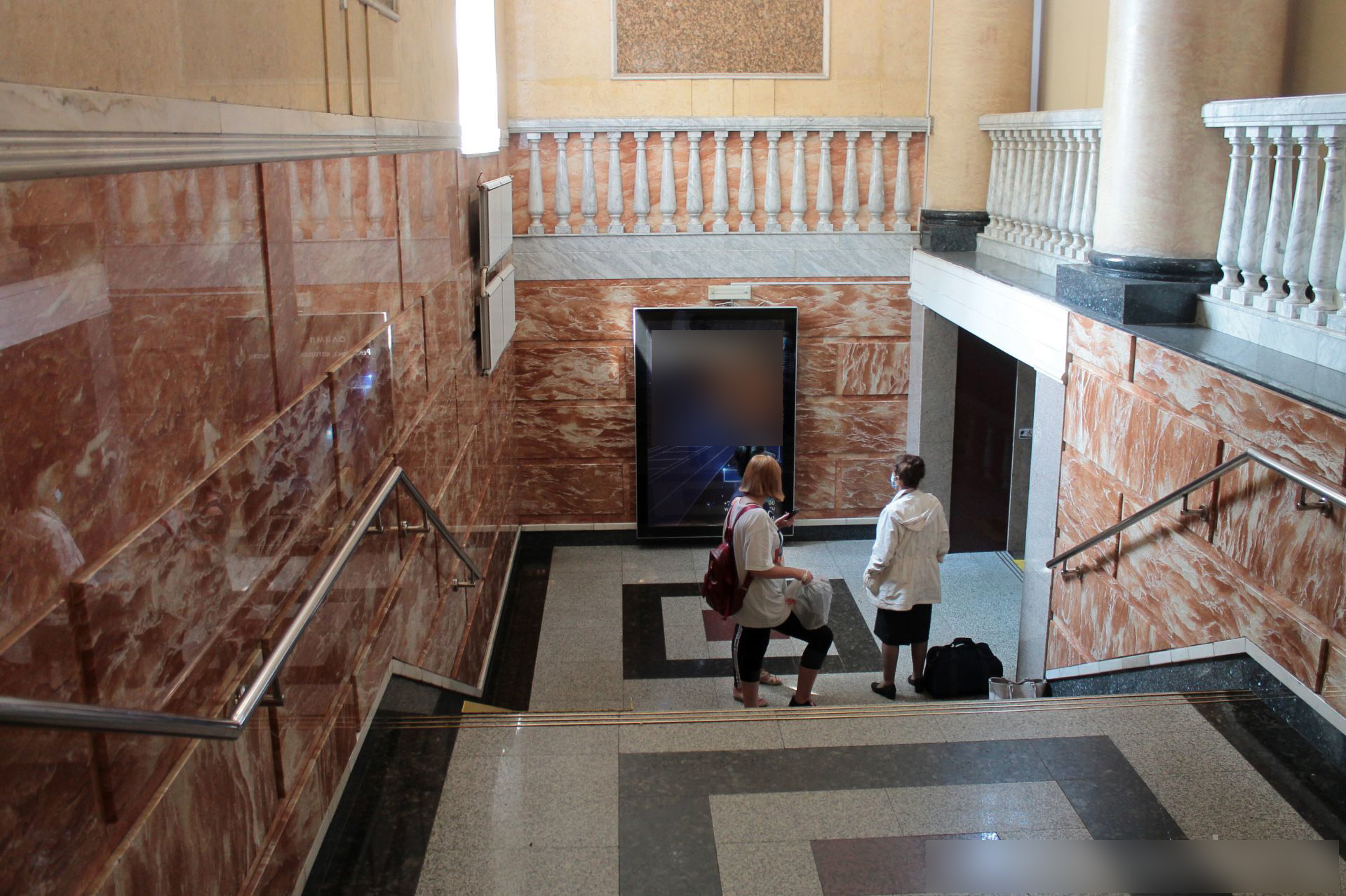 Фотография рекламного носителя, тип: Постер/баннер, адрес: ЖД вокзал «Красноярск», 30 июля ул., д.1, Красноярск, Красноярский край, Россия. Сторона/вариант А №990840