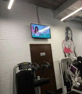 Фотография рекламного носителя, тип: Видеоэкран, адрес: Фитнес-центр «Fitness House в Мурино», Мурино пос., Шувалова ул., д.11, Ленинградская область, Россия. Сторона/вариант 2 №981208