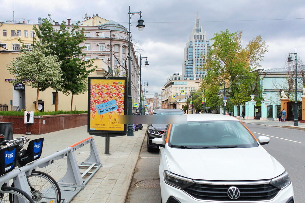 Фотография рекламного носителя, тип: Ситиформат 1.8x1.2, адрес: М. Дмитровка ул., д.15, Москва, Россия. Сторона Б №333876