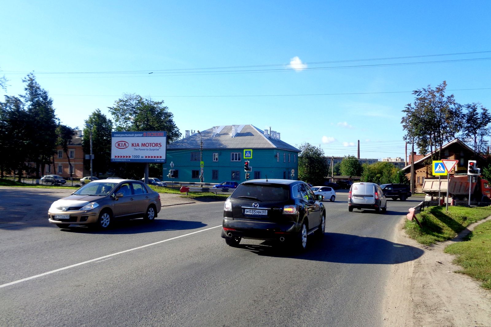 Фотография рекламного носителя, тип: Билборд 3x6, адрес: Л.Поземского ул. Х Ипподромная ул., Псков, Псковская область, Россия. Сторона С №626584