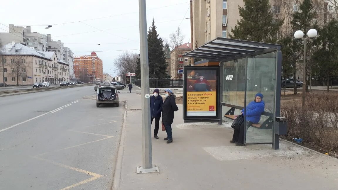 Фотография рекламного носителя, тип: Остановка 1.8x1.2, адрес: Гвардейская ул. Х Спортивная ул., д.14, ост. Аделя Кутуя ул., Казань, Республика Татарстан, Россия. Сторона A №837642