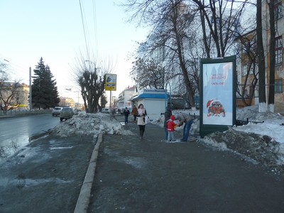 Фотография рекламного носителя, тип: Пиллар 3x1.4, адрес: Октябрьский пр-т., д.135, Киров, Кировская область, Россия. Сторона А №632479