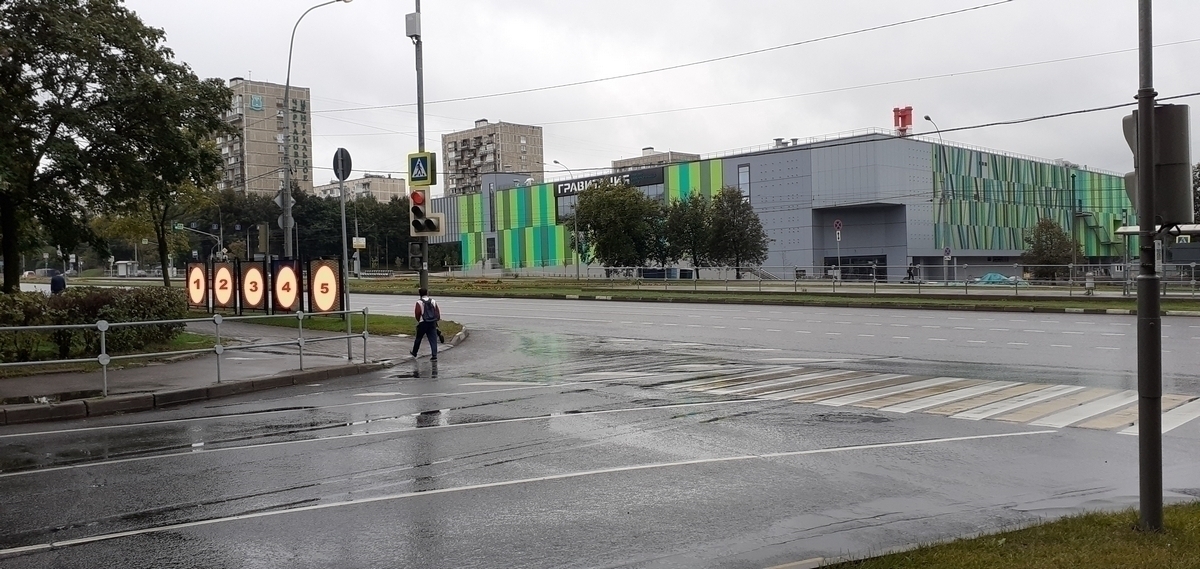 Фотография рекламного носителя, тип: Афиша 1.75x1.8, адрес: Чертановская ул., д.8, корп.1 ост. "Спортивная школа", стенд 2, Москва, Россия. Сторона А2 №883870