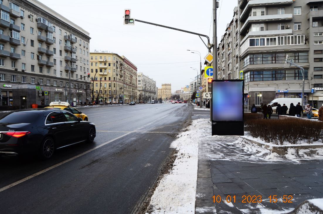 Фотография рекламного носителя, тип: Ситиформат 1.8x1.2, адрес: Зацепский Вал ул., д.33, поз.3, Москва, Россия. Сторона A1-A10 №994826