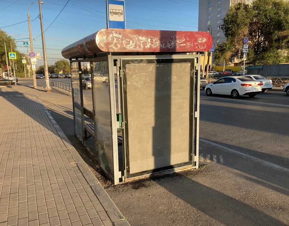 Фотография рекламного носителя, тип: Остановка 1.8x1.2, адрес: Дыбенко ул. Х Советской Армии ул., Самара, Самарская область, Россия. Сторона B1 №975362