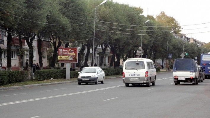 Фотография рекламного носителя, тип: Нестандартный ситиформат, адрес: Некрасова ул., д.81, Уссурийск, Приморский край, Россия. Сторона В №791429