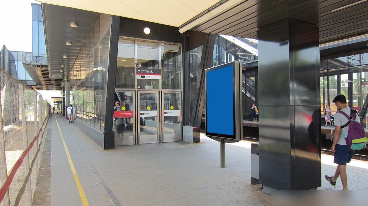 Фотография рекламного носителя, тип: Ситиформат 1.8x1.2, адрес: Долгопрудная ст., между навесом и эскалаторым подъемом, Долгопрудный, Московская область, Россия. Сторона А1 №939658