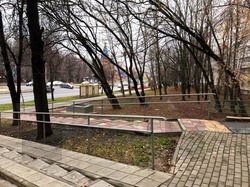 Фотография рекламного носителя, тип: Афиша 1.75x1.8, адрес: Чертановская ул., д.9, стенд 2, Москва, Россия. Сторона А2 №873762