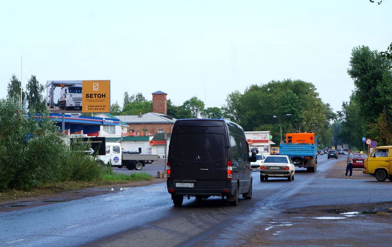 Фотография рекламного носителя, тип: Билборд 3x6, адрес: Октябрьский пр-т., д.140А, Великие Луки, Псковская область, Россия. Сторона В №626647