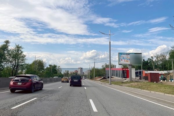 Фотография рекламного носителя, тип: Билборд 3x6, адрес: Маковского ул., д.32, Владивосток, Приморский край, Россия. Сторона А №708020