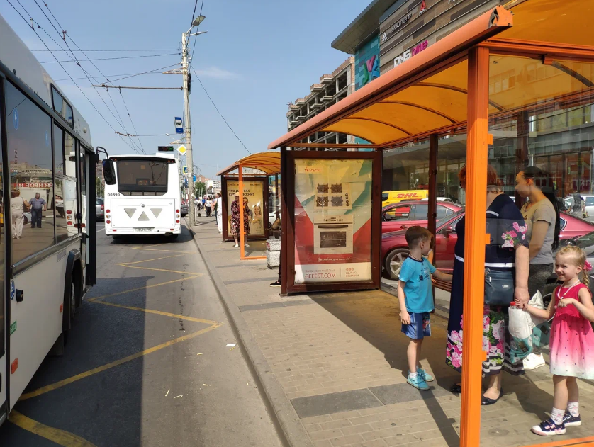 Фотография рекламного носителя, тип: Остановка 1.8x1.2, адрес: Космонавтов пр-т., ост. ВорР "Северный рынок", поз.2, Ростов-на-Дону, Ростовская область, Россия. Сторона А1-А5 №622227