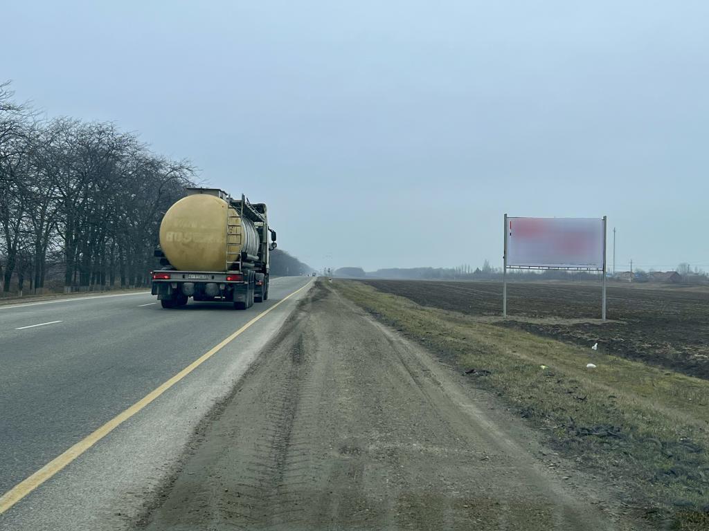 Фотография рекламного носителя, тип: Билборд 3x6, адрес: Р250 Ейск а/д, Зеленая роща пос., Ейск, Краснодарский край, Россия. Сторона A №1006758