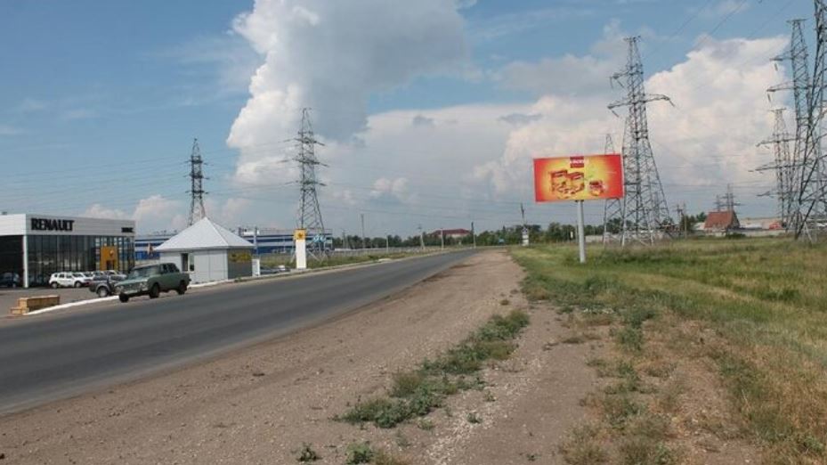 Фотография рекламного носителя, тип: Билборд 3x6, адрес: Саратовский тракт, автосалон РЕНО, Балаково, Саратовская область, Россия. Сторона A №870458