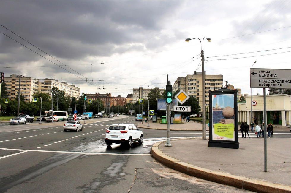 Фотография рекламного носителя, тип: Пиллар 3x1.4, адрес: Наличная ул. Х Новосмоленская наб., д.2, Санкт-Петербург, Россия. Сторона А №706975