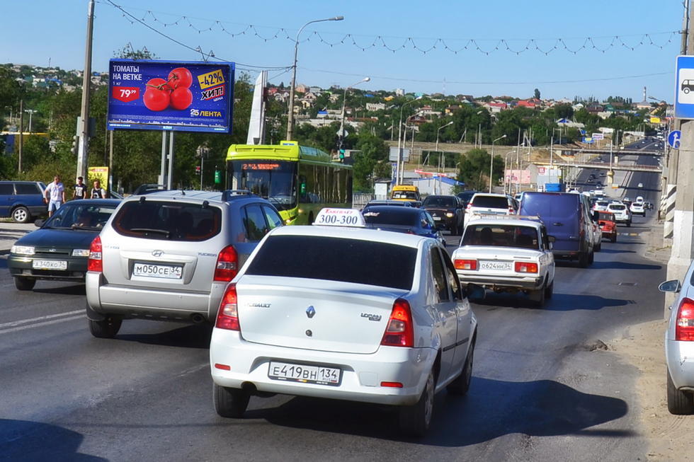 Фотография рекламного носителя, тип: Билборд 3x6, адрес: Университетский пр-т. Х Кабардинская ул., Волгоград, Волгоградская область, Россия. Сторона Б №337593