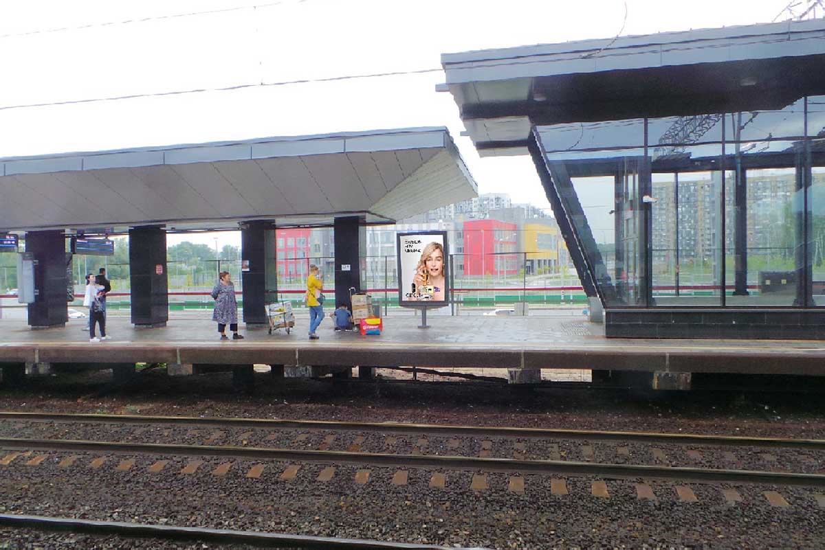 Фотография рекламного носителя, тип: Ситиформат 1.8x1.2, адрес: Долгопрудная ст., между навесом и эскалаторым подъемом, Долгопрудный, Московская область, Россия. Сторона А2 №939657