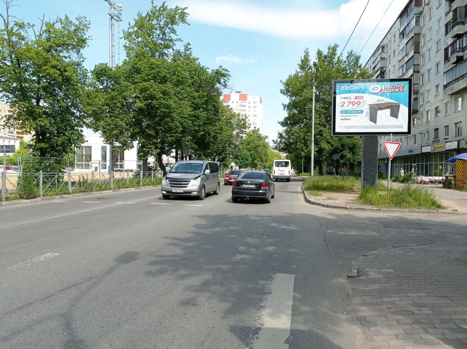 Фотография рекламного носителя, тип: Ситиборд 2.7x3.7, адрес: Спортивная ул., д.4, Балашиха, Московская область, Россия. Сторона A1-A7 №1045425