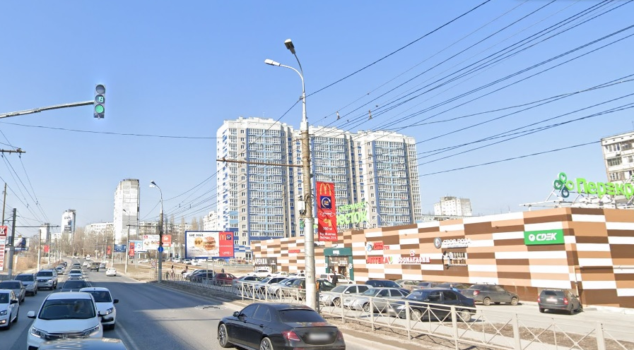 Фотография рекламного носителя, тип: Панель-кронштейн, адрес: 30-Летия Победы б-р., поз.1, Волгоград, Волгоградская область, Россия. Сторона А №1097203