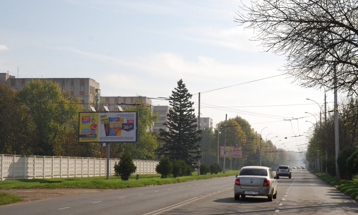 Фотография рекламного носителя, тип: Билборд 3x6, адрес: Димитрова ул., возле ворот троллейбусного депо, в квартале 179-а, поз.1, Майкоп, Республика Адыгея, Россия. Сторона Б1-Б3 №1020944