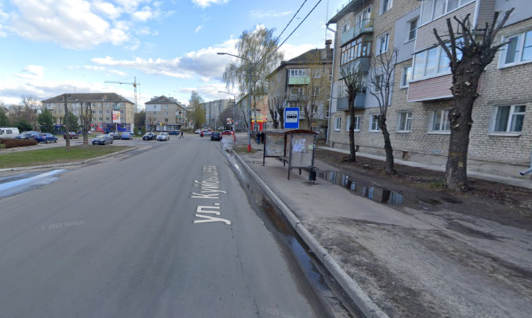 Фотография рекламного носителя, тип: Остановка 1.8x1.2, адрес: Куйбышева ул., через дорогу от главного Сбербанка, Муром, Владимирская область, Россия. Сторона А №1097513