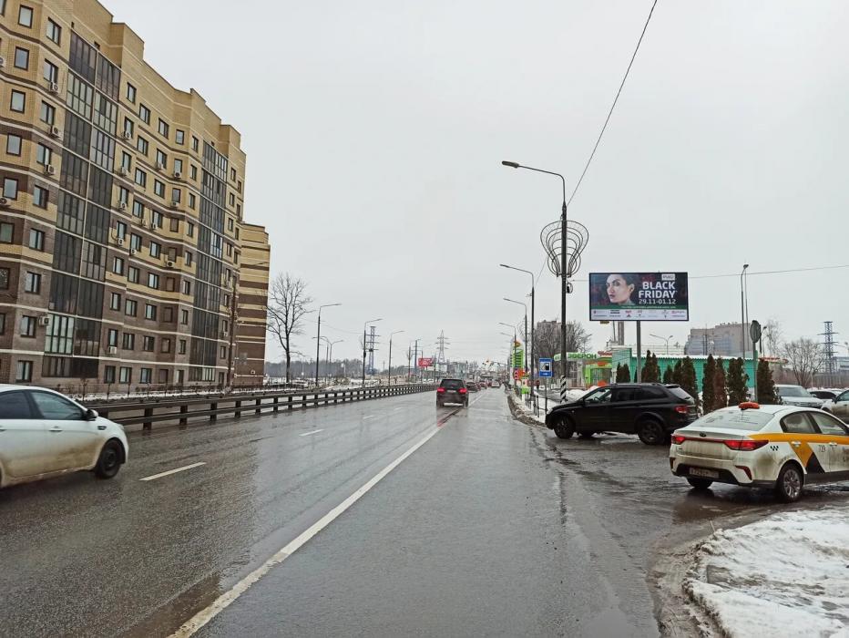 Фотография рекламного носителя, тип: Билборд 3x6, адрес: Коммунарка пос., Александры Монаховой, д.5, корп.1, Москва, Россия. Сторона А1 №723272