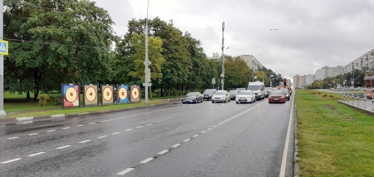 Фотография рекламного носителя, тип: Афиша 1.75x1.8, адрес: Чертановская ул., д.8, корп.1 ост. "Спортивная школа", стенд 2, Москва, Россия. Сторона А1 №883869