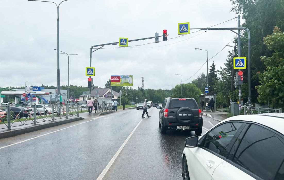 Фотография рекламного носителя, тип: Билборд 3x6, адрес: Пятницкое ш., 44 200м, Московская область, Россия. Сторона B №1045424