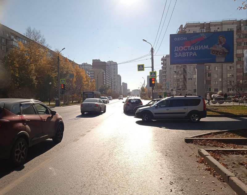 Фотография рекламного носителя, тип: Билборд 3x6, адрес: Газовиков ул., д.12, Тюмень, Тюменская область, Россия. Сторона A1-A3 №953881