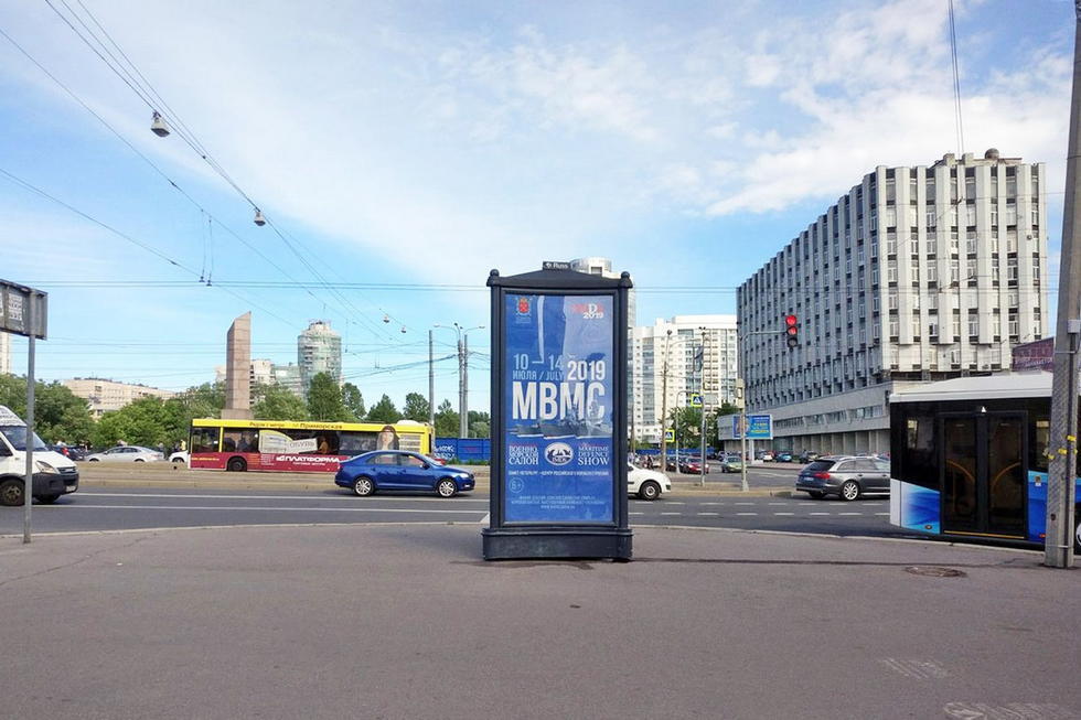 Фотография рекламного носителя, тип: Пиллар 3x1.4, адрес: Наличная ул. Х Новосмоленская наб., д.2, Санкт-Петербург, Россия. Сторона С №706977